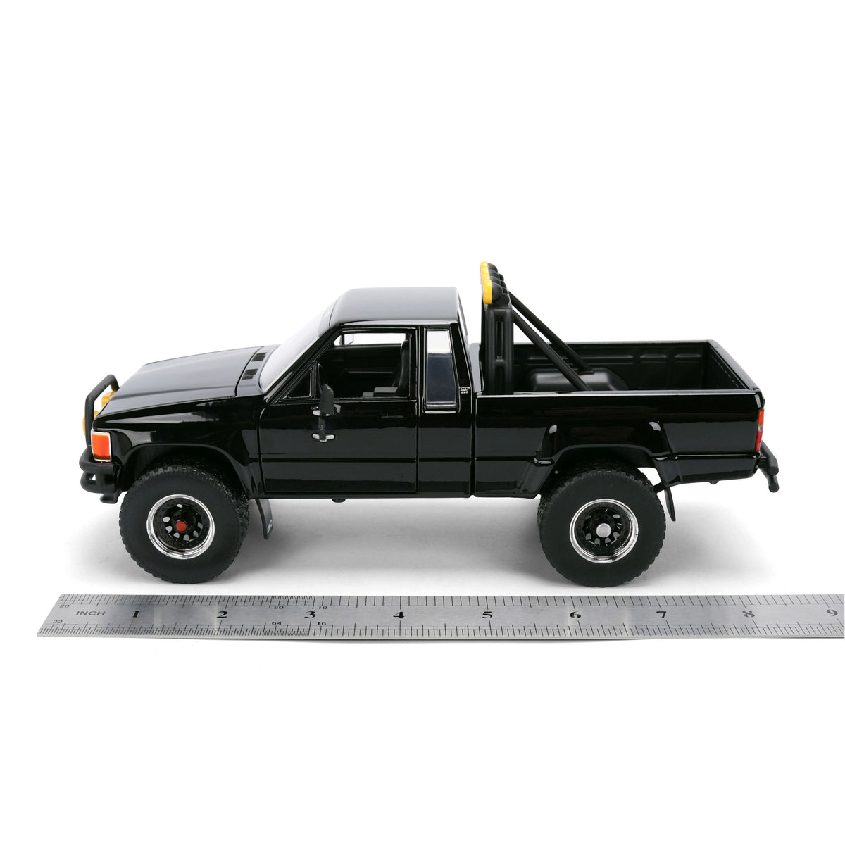 Jada | BTF 1/24 Toyota SR5 Skateboard
